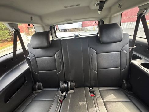 Used 2018 Chevrolet Suburban LT AWD/4WD image 11