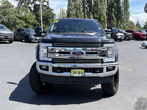 Used 2019 Ford F250 Lariat w/ Lariat Ultimate Package AWD/4WD image 3