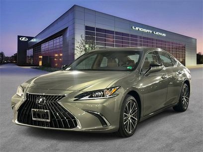 New 2025 Lexus ES 300h w/ Premium Package