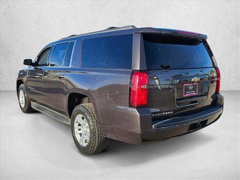 Used 2018 Chevrolet Suburban LT image 8
