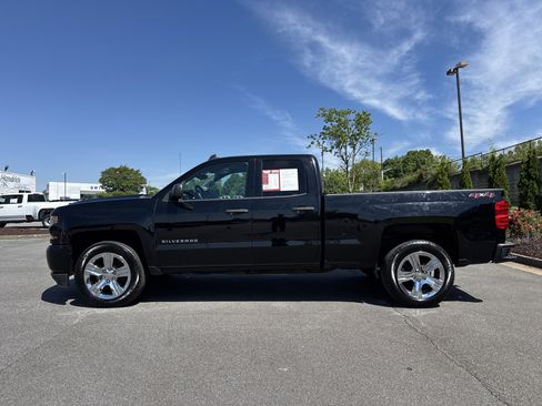 Used 2018 Chevrolet Silverado 1500 Custom w/ Custom Value Package AWD/4WD image 7