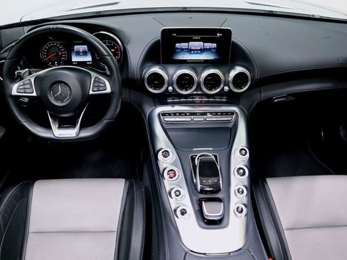 Used 2019 Mercedes-Benz AMG GT image 31