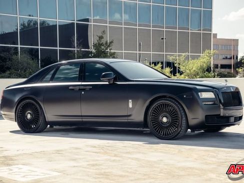 Used 2014 Rolls-Royce Ghost RWD image 45