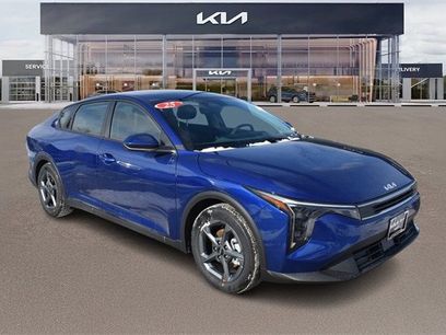 New 2025 Kia K4 LXS