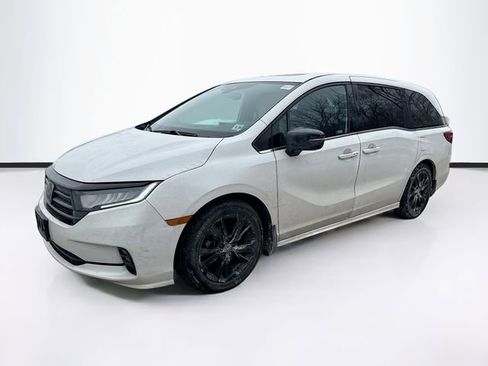 Certified 2023 Honda Odyssey Sport image 3