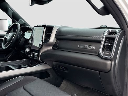 Used 2024 RAM 1500 Laramie AWD/4WD image 29