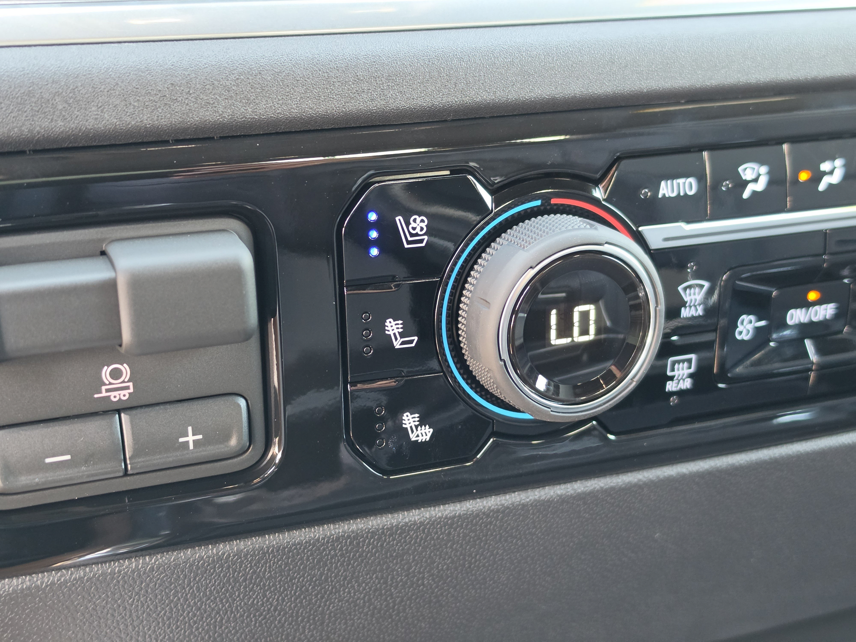 New 2026 Chevrolet Silverado 2500 High Country w/ Technology Package AWD/4WD image 33