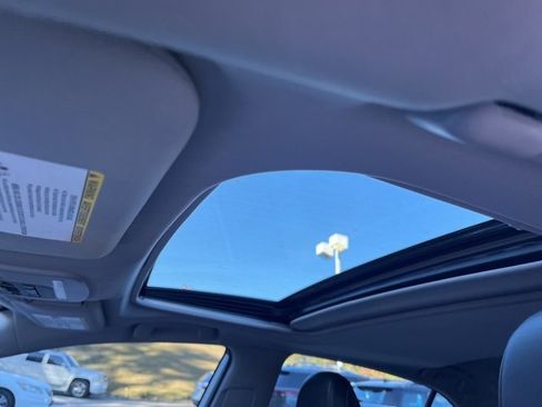 Used 2021 Toyota Camry XSE image 11