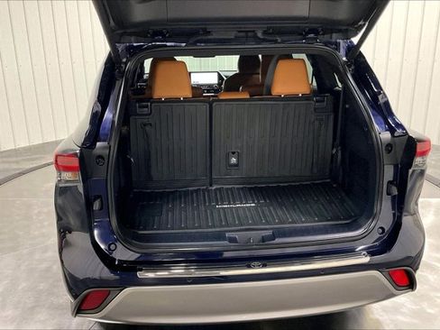 Used 2024 Toyota Highlander Platinum AWD/4WD image 39