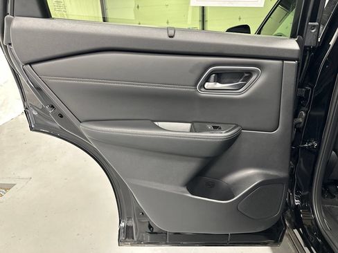 Used 2026 Nissan Rogue Platinum w/ Platinum Premium Package AWD/4WD image 43