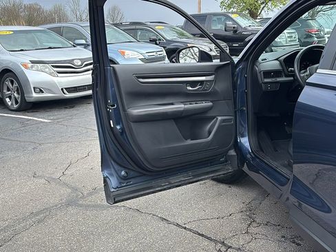 Used 2025 Honda CR-V Sport-L image 11