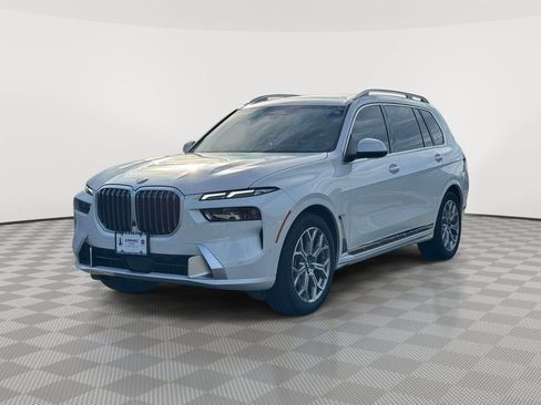 Used 2026 BMW X7 xDrive40i AWD/4WD image 3