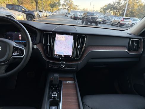 Certified 2023 Volvo XC60 B5 Plus w/ Protection Package image 31