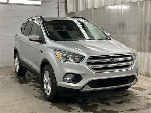 Certified 2018 Ford Escape SE image 27
