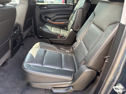 Certified 2020 Chevrolet Suburban Premier w/ Premier 6.2L Value Package image 24