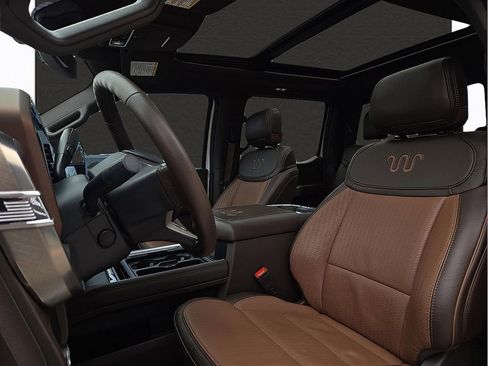 Used 2025 Ford F250 King Ranch w/ FX4 Off-Road Package AWD/4WD image 13