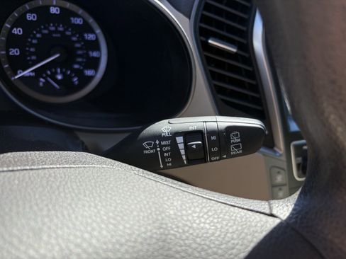 Used 2019 Hyundai Santa Fe XL SE image 30