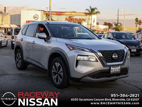 Used 2023 Nissan Rogue SV image 1