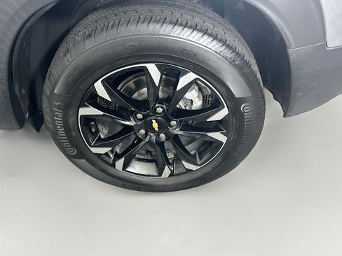 Used 2023 Chevrolet TrailBlazer LT w/ Convenience Package FWD image 11