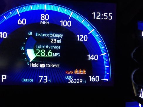 Used 2022 Toyota Corolla Cross XLE image 31