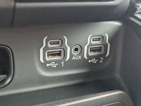 Used 2023 RAM 1500 Laramie AWD/4WD image 21