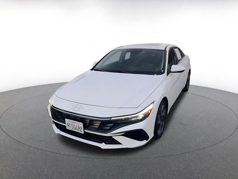 Used 2025 Hyundai Elantra SEL image 7