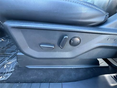 Used 2025 Ford F150 Lariat w/ Equipment Group 501A Mid image 33