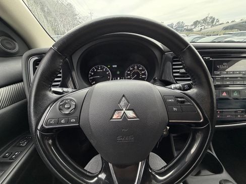 Used 2016 Mitsubishi Outlander SEL image 12