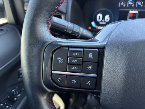 Used 2022 Ford Expedition Limited image 28