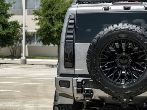 Used 2009 HUMMER H2 Luxury AWD/4WD image 13