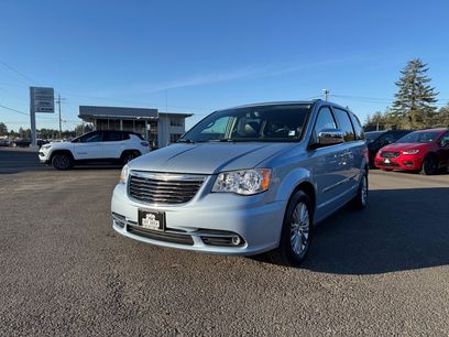 Used 2013 Chrysler Town & Country Touring-L w/ Driver Convenience Group