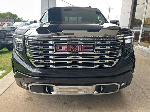 Used 2026 GMC Sierra 1500 Denali AWD/4WD image 3