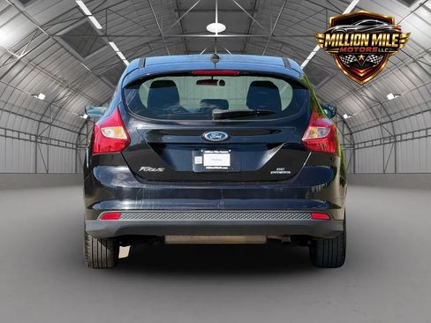 Used 2014 Ford Focus SE FWD image 4