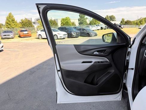 Used 2021 Chevrolet Equinox LT FWD image 13