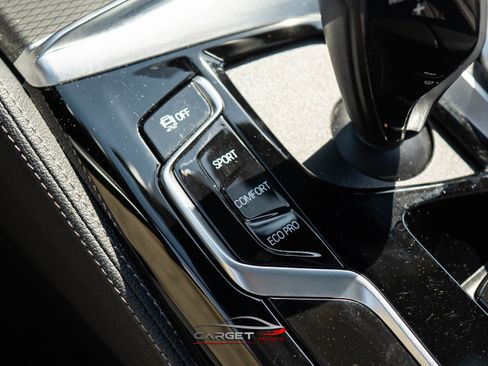 Used 2022 BMW 540i xDrive w/ M Sport Package image 28