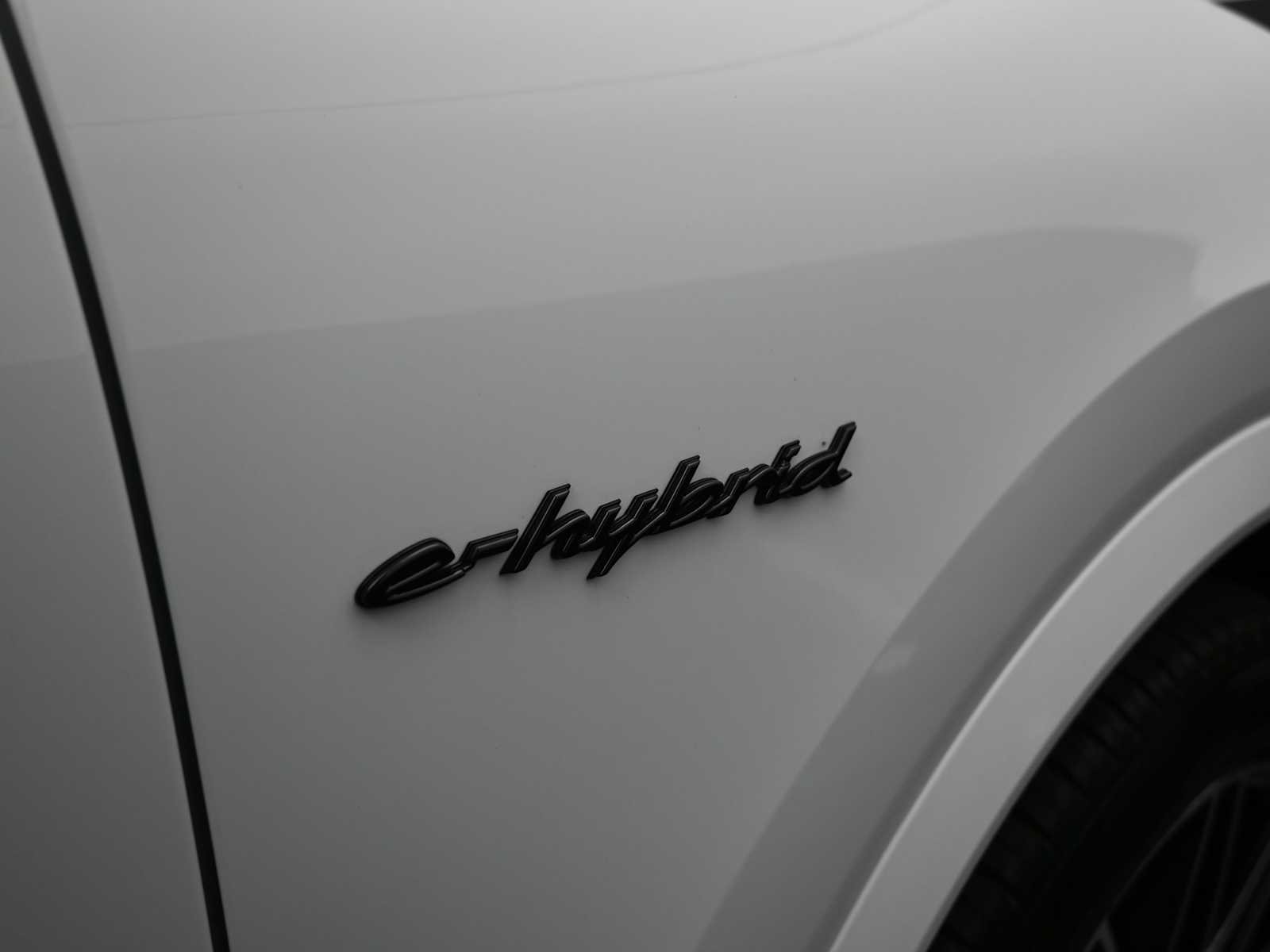 New 2025 Porsche Cayenne E-Hybrid Coupe AWD/4WD image 29