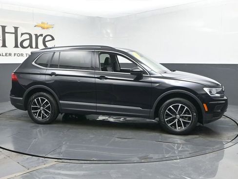 Used 2021 Volkswagen Tiguan SE w/ Panoramic Sunroof Package image 49