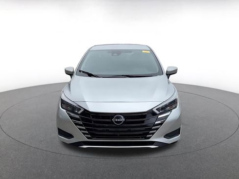 Used 2025 Nissan Versa SV image 3