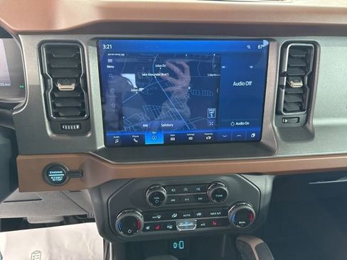 Used 2024 Ford Bronco Outer Banks AWD/4WD image 22