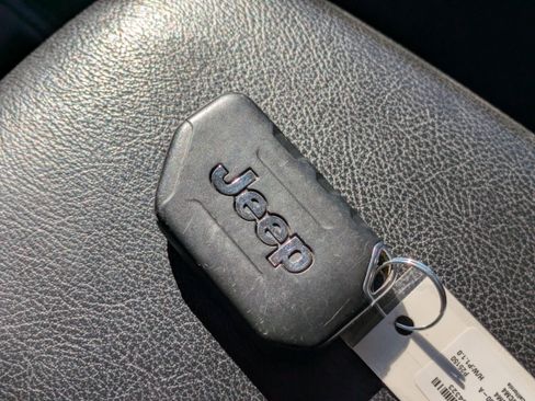 Used 2019 Jeep Wrangler Sport image 28