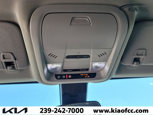 Used 2020 Chevrolet Equinox LT FWD image 28