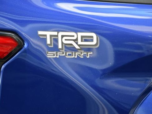 Used 2025 Toyota Tacoma TRD Sport AWD/4WD image 29