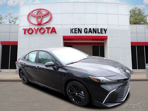 New 2026 Toyota Camry SE FWD image 1