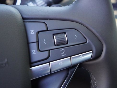 New 2025 Cadillac XT6 Luxury image 14