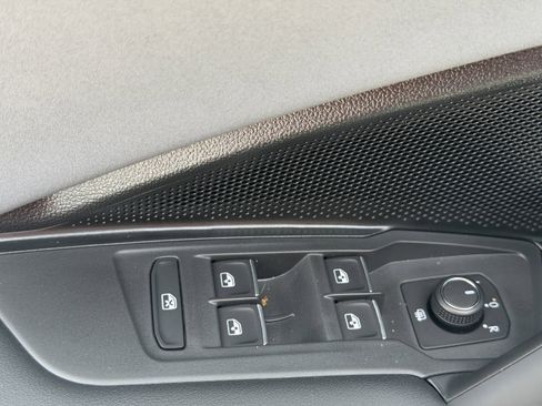New 2026 Volkswagen Tiguan SE R-Line FWD image 14