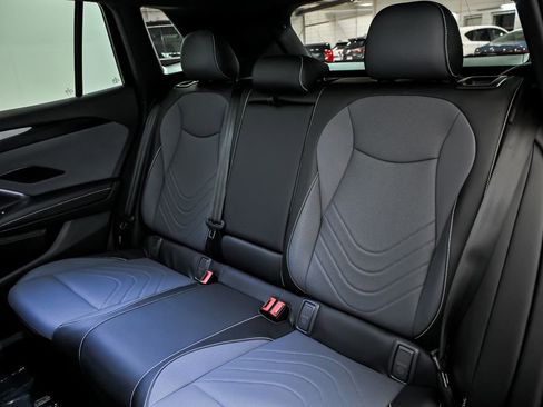 New 2026 Volkswagen Tiguan SE R-Line image 9