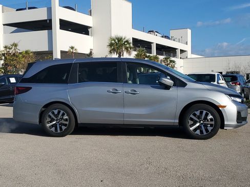 New 2026 Honda Odyssey EX-L image 4