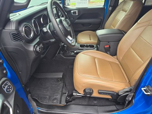 Used 2021 Jeep Wrangler Unlimited Sahara AWD/4WD image 15
