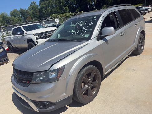 Used 2020 Dodge Journey Crossroad FWD image 1