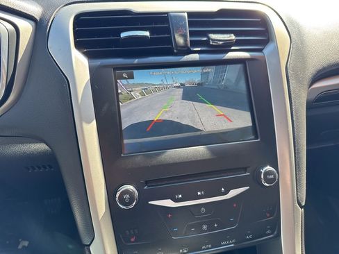 Used 2015 Ford Fusion SE w/ Equipment Group 202A image 7